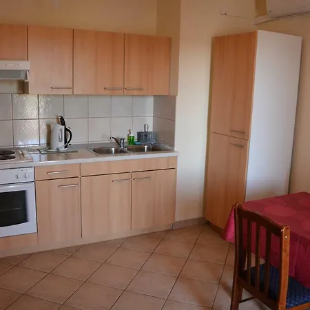 Lolic_pirovac Apartment