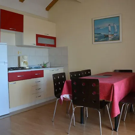 Lolic_pirovac Apartment *