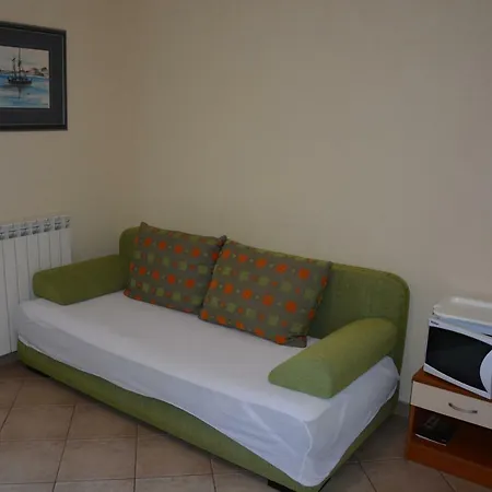 Lolic_pirovac Apartment *